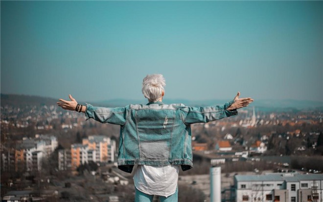 性格好脾气佳，生活富裕幸福的星座女