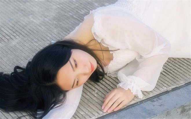 擅长反套路，爱情中高冷对决的星座女