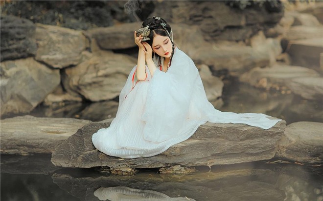 总是想法太多，心思容易浮躁的星座女